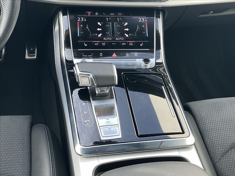 Audi Q7 3,0 50 TDI quattro S line - fotka 12 z 23