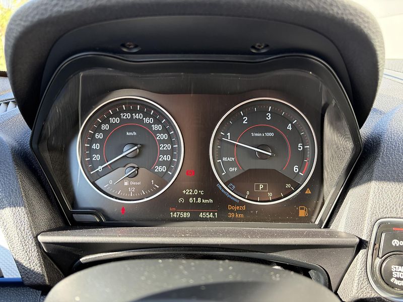 BMW Řada 1 (2015) 118d M-packet - fotka 8 z 17