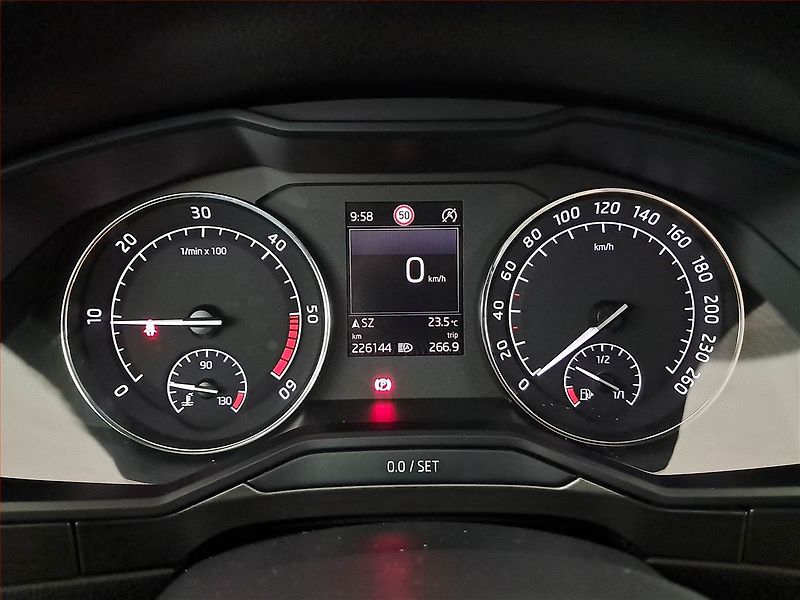 Škoda Superb (2016) Style Plus 2.0 TDI 4x4, 4X4 - fotka 11 z 25