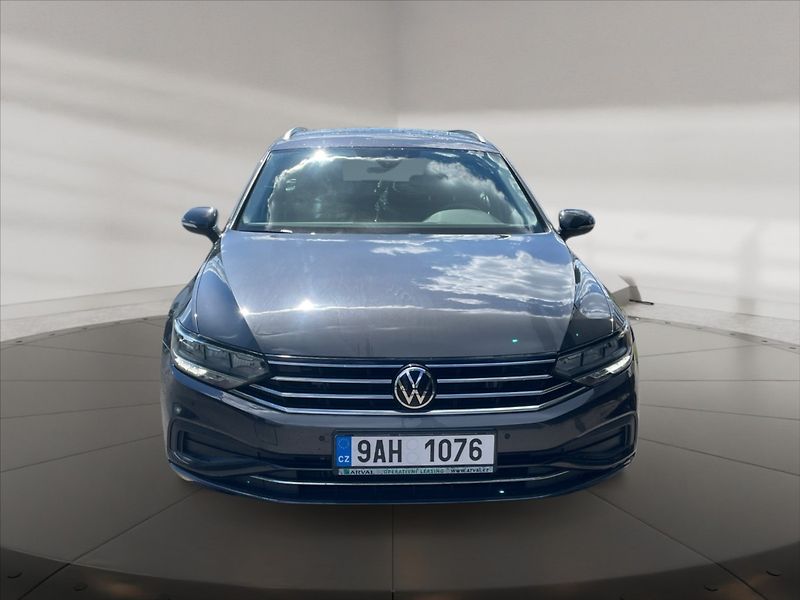 Volkswagen Passat 1,5 TSI Business DSG - fotka 2 z 11