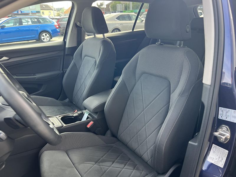 Volkswagen Golf Variant (2022) 1,5TSi 110kW STYLE DSG - fotka 9 z 41