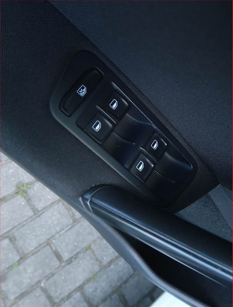 Volkswagen Golf (2015) 1.6 TDI, Tempomat - fotka 15 z 16