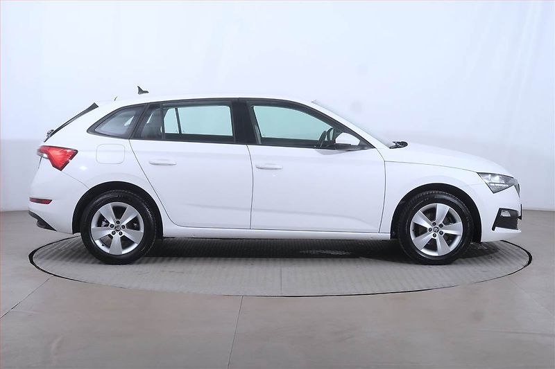 Škoda Scala (2023) 1.0 TSI, Serv.kniha, Tempomat - fotka 6 z 22