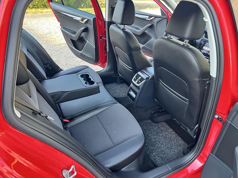 Škoda Octavia 2.0TDI 110KW,DSG,NAVI,TZ,KůŽE - fotka 18 z 45