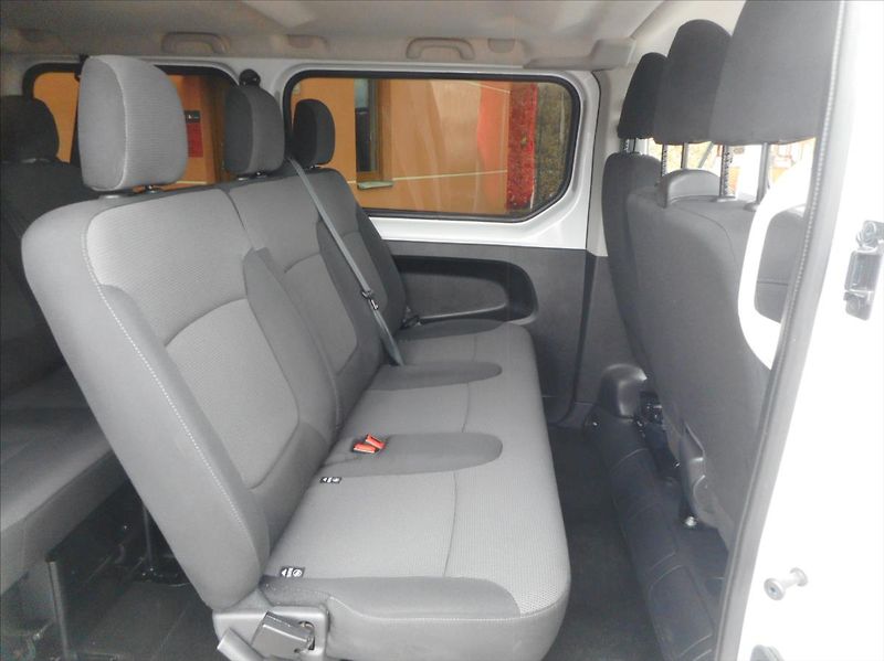 Renault Trafic 2,0 DCi 9 MÍST - fotka 19 z 23