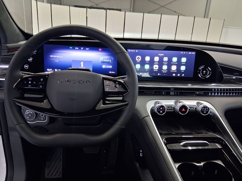 Omoda 9 (2025) Premium 1.5t GDI SHS AWD - fotka 12 z 24