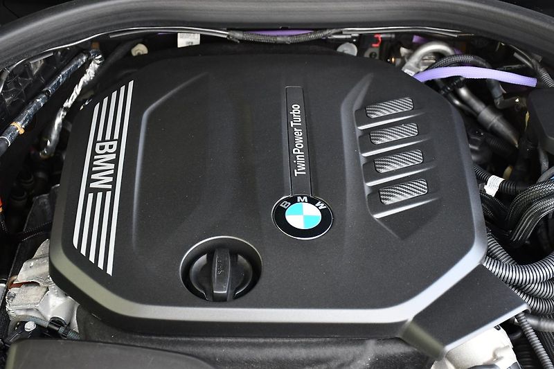 BMW Řada 3 320d xDrive M-SPORT 1M ČR - fotka 16 z 40