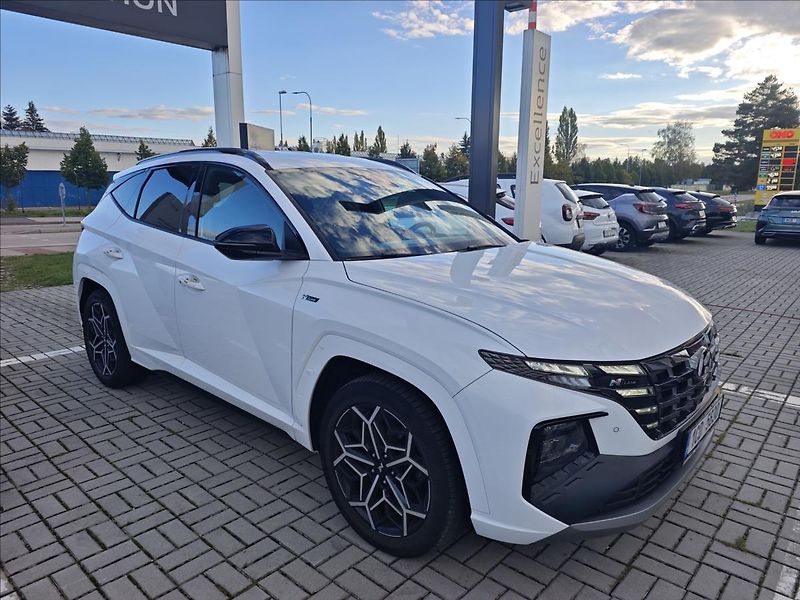 Hyundai Tucson 1,6 T-GDI MHEV 7DCT automat  4 - fotka 8 z 23