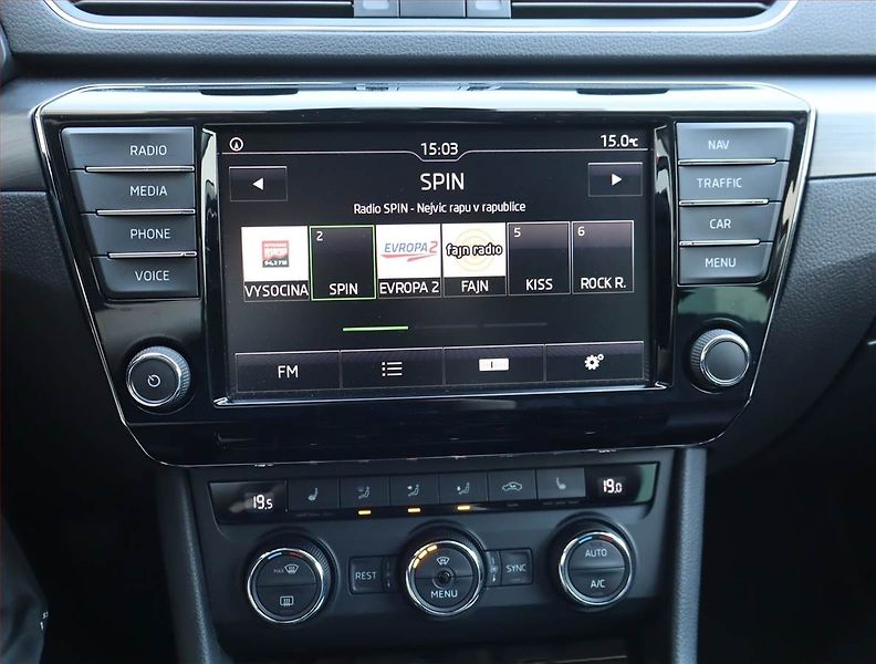 Škoda Superb (2016) 2.0 TDI, Serv.kniha, Kůže - fotka 12 z 21