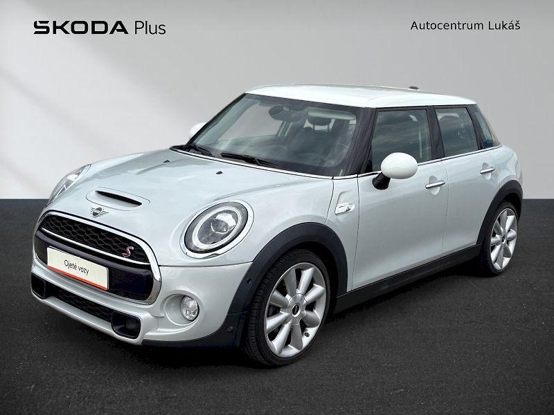 Mini Cooper (2018) S 141 kW 5 dveří - fotka 1 z 26