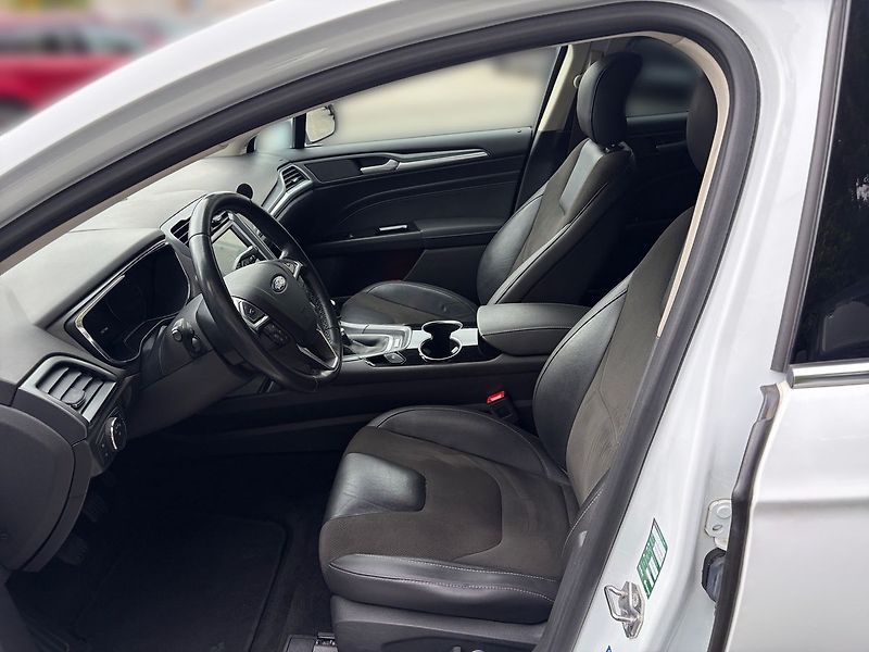 Ford Mondeo ST Line top výbava - fotka 7 z 20