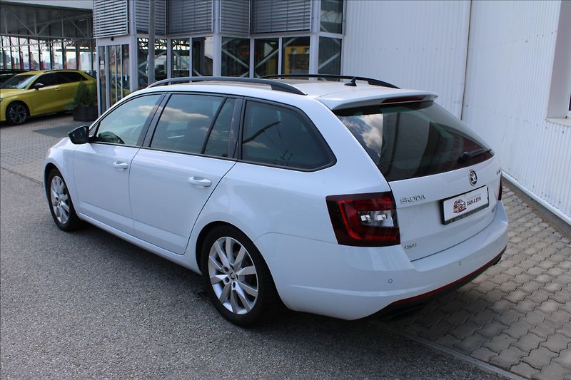 Škoda Octavia 2,0 TDI RS DSG 4x4 VIRTUAL PAN - fotka 4 z 10