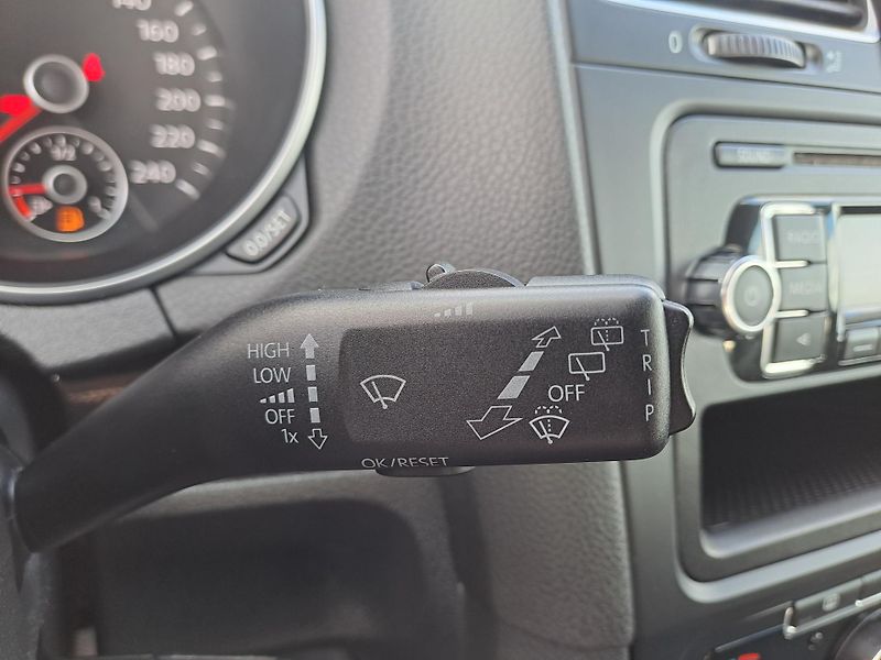 Volkswagen Golf (2012) 1.4 16V 59 KW, SERVISKA, PĚKNÝ - fotka 25 z 36