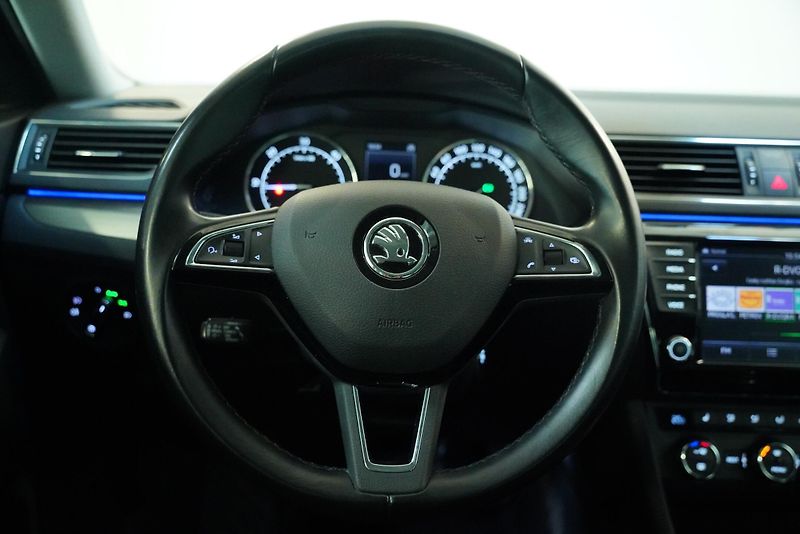 Škoda Superb - fotka 18 z 28