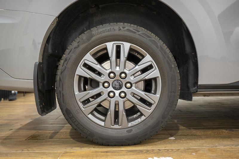 Ford Tourneo Custom 2.0 EcoBlue 125 kW 4x4 - fotka 52 z 53