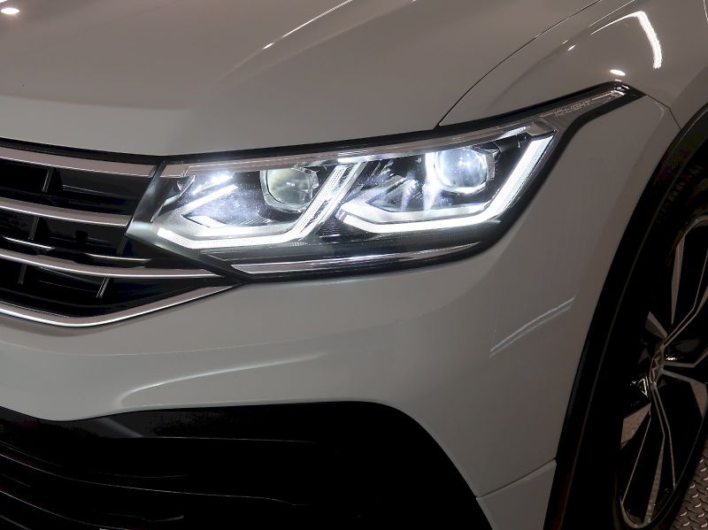 Volkswagen Tiguan (2023) R 2.0TSI 235kW DSG 4x4 - fotka 10 z 38
