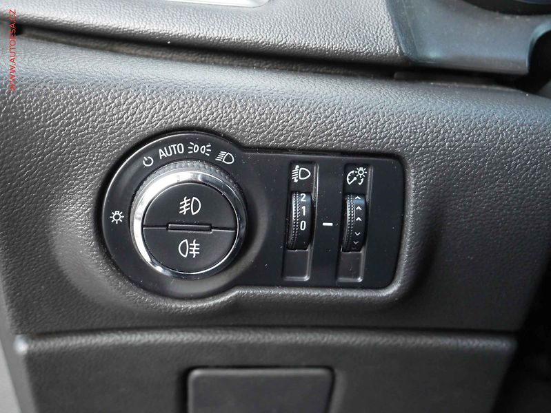 Opel Astra (2012) 1.4 Turbo, servis.kniha - fotka 16 z 18