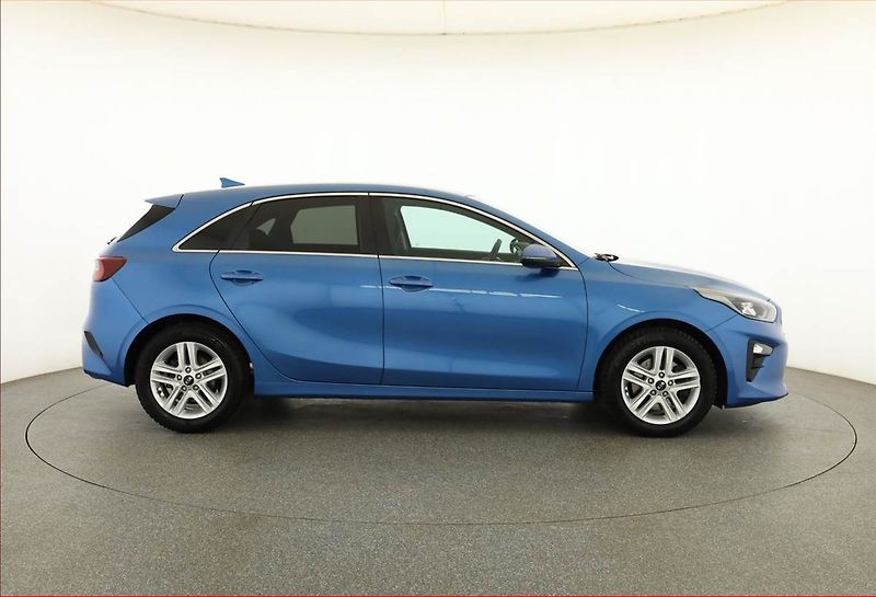 Kia Ceed (2020) Top 1.4 T-GDI, Automat - fotka 6 z 18
