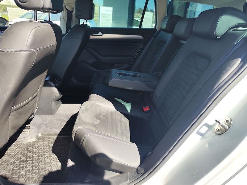 Volkswagen Passat 2.0 TDi/110kW Highline DSG ČR - fotka 13 z 37