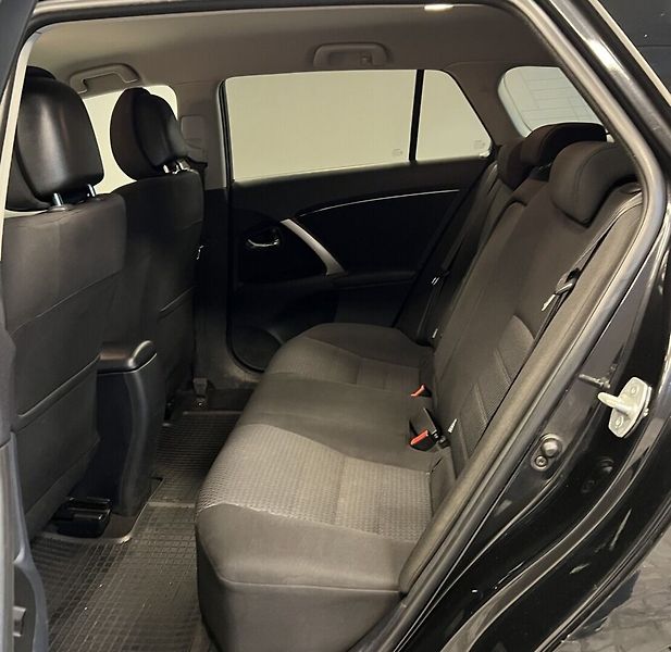 Toyota Avensis Premium - fotka 10 z 16