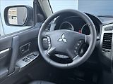 Mitsubishi Pajero 3,2 DI-D 190PS  Instyle-7 4x4 - náhled 23