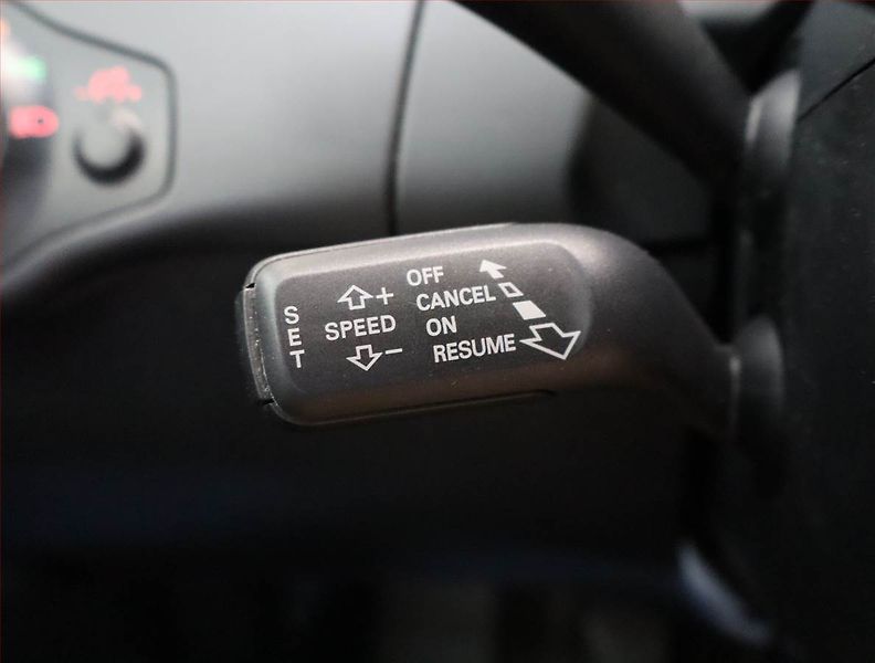 Audi A4 (2009) Ambiente 2.0 TDI, Serv.kniha - fotka 12 z 19