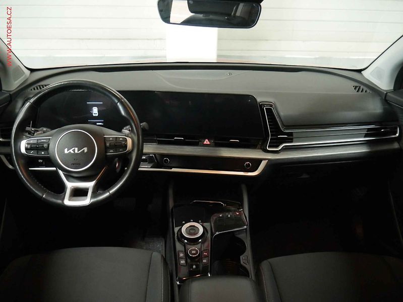 Kia Sportage (2023) 1.6 T-GDi, ČR, AT, LED - fotka 8 z 22