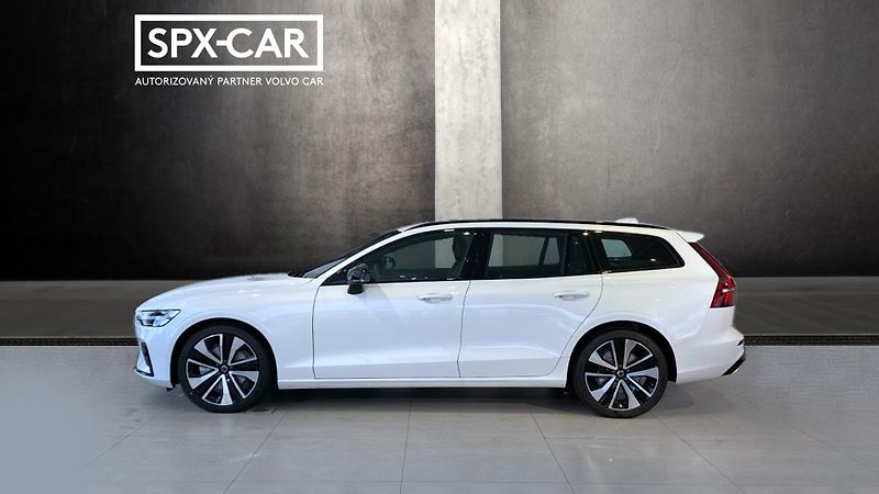 Volvo V60 (2026) PLUS DARK, B4, 145+10 kW / 197 - fotka 3 z 10
