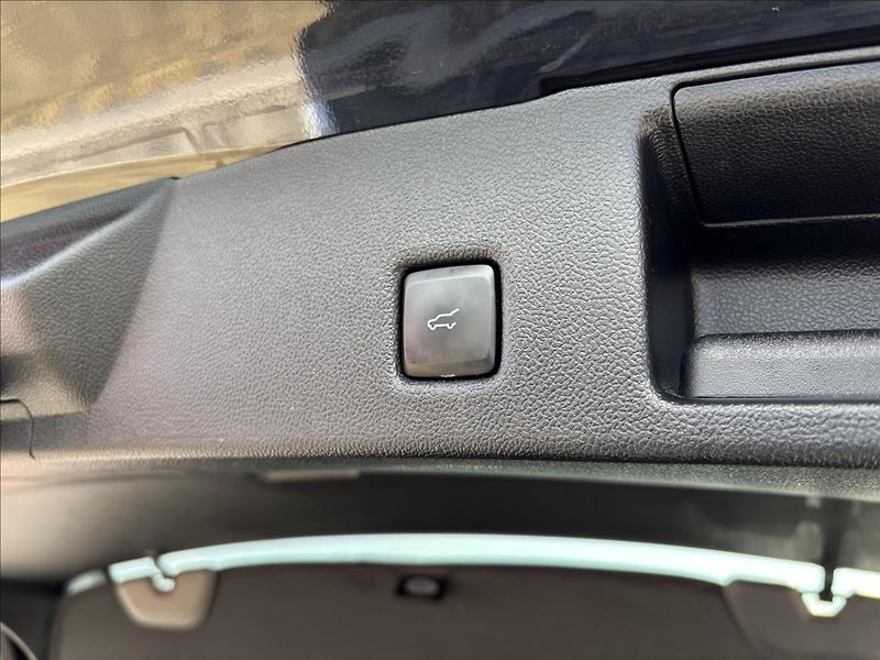 Ford Kuga 1,5 EcoBoost 137kW ST-Line X - fotka 12 z 12