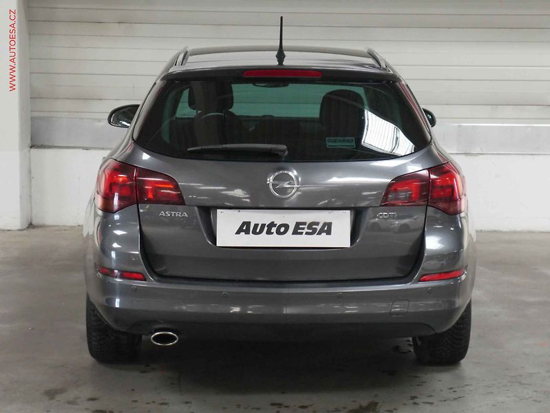 Opel Astra (2011) 2.0TDCi, AC, temp - fotka 5 z 19