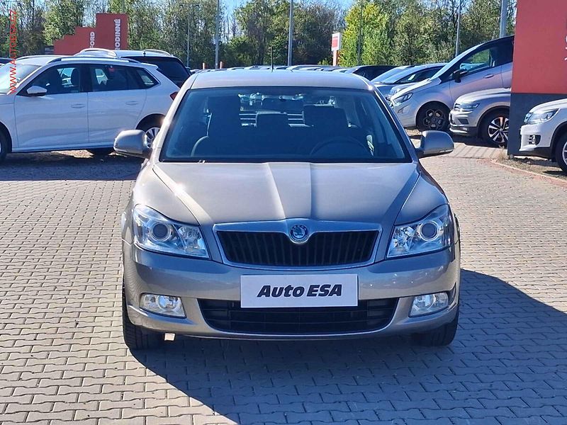 Škoda Octavia (2010) 1.2 TSI, ČR, servis.kniha, AC - fotka 2 z 14