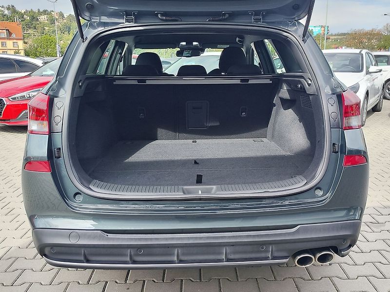 Hyundai i30 1.5 T-GDI/103kW N-Line DCT - fotka 9 z 35