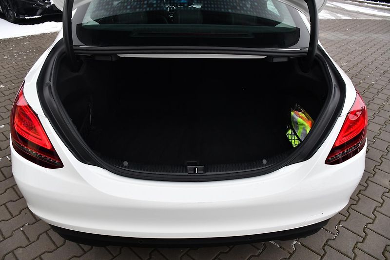 Mercedes-Benz Třídy C 200d PRAV. SERVIS MB 2xPNEU - fotka 48 z 55