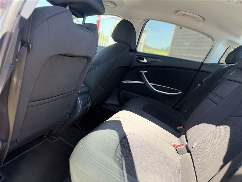 Citroën C5 2,0 HDI 103kW NOVÉ ROZVODY - fotka 15 z 28