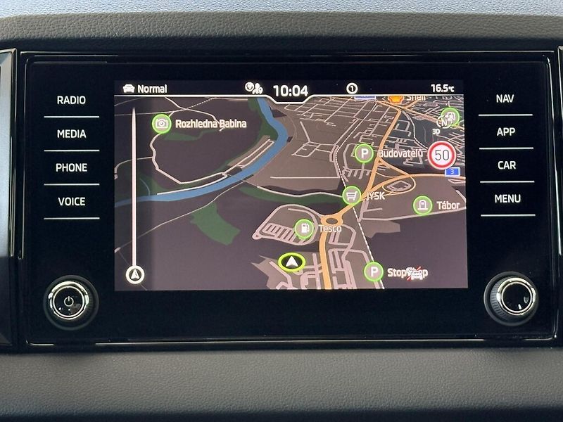 Škoda Karoq DSG 1,5TSi 110kW SportLine - fotka 15 z 24