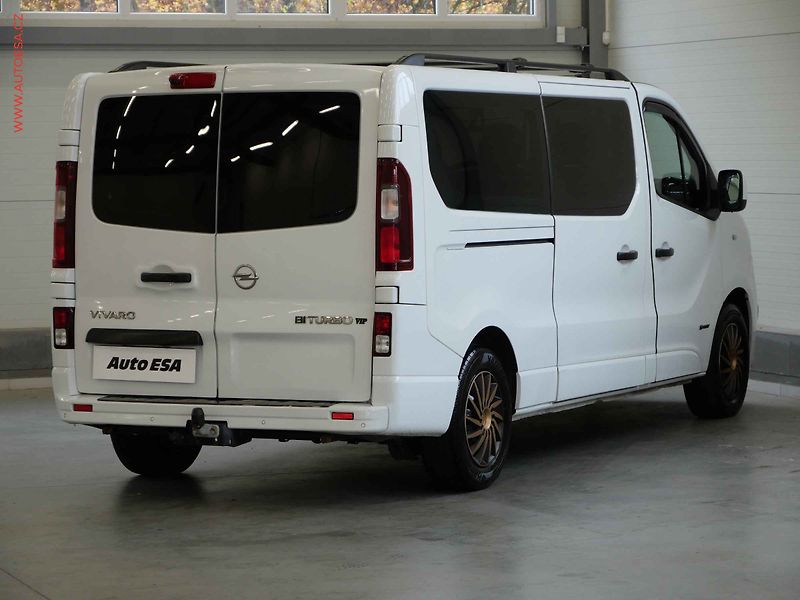 Opel Vivaro (2018) 1.6CDTi L2 9míst, 2.maj, AC - fotka 4 z 20