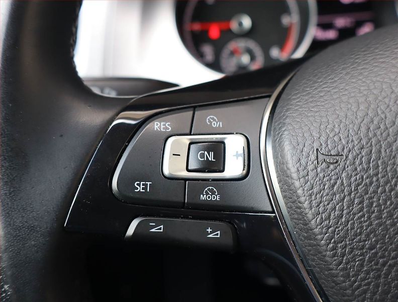 Volkswagen Golf (2015) 1.6 TDI, Serv.kniha, Tempomat - fotka 15 z 20