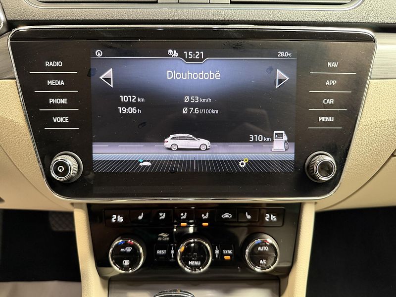 Škoda Octavia 2.0 TSI 140kW DSG Style Combi - fotka 16 z 23