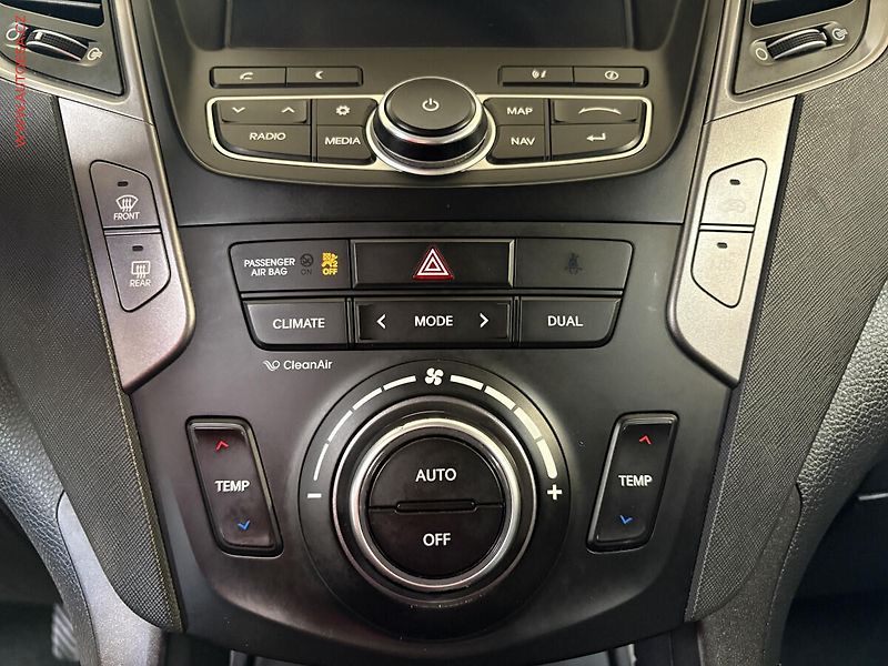 Hyundai Santa Fe (2014) 2.2 CRDi 4x4, Style, xenon - fotka 15 z 16