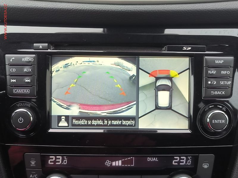 Nissan Qashqai (2015) 1.6 DiG-T, ČR, Acenta, navi - fotka 13 z 19