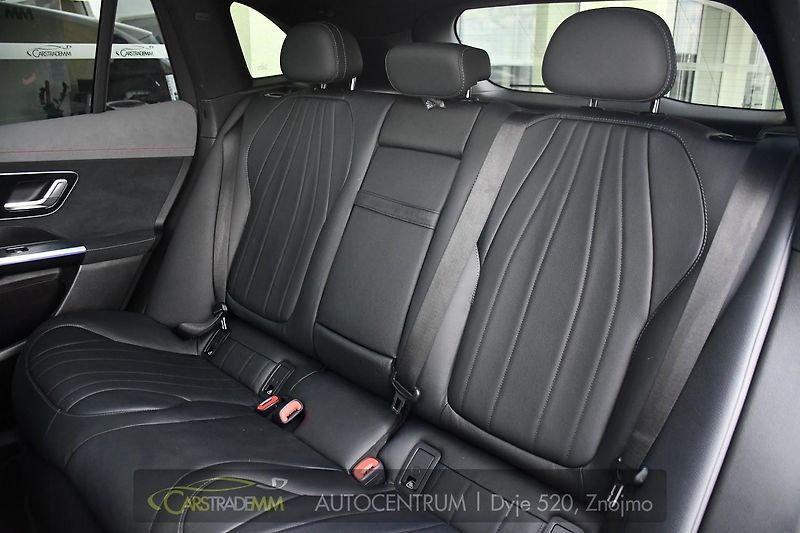 Mercedes-Benz EQE 350 4-matic AMG - fotka 14 z 56