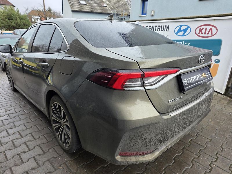 Toyota Corolla 1.8-HYBRID-AUTOMAT-NAVI-KAMERA - fotka 9 z 14