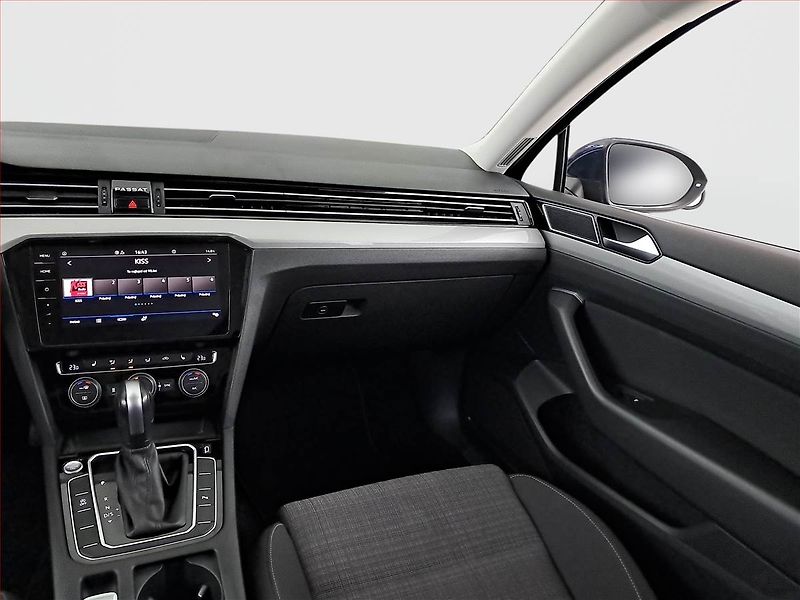 Volkswagen Passat (2020) Elegance 2.0 TDI, Automat - fotka 8 z 17