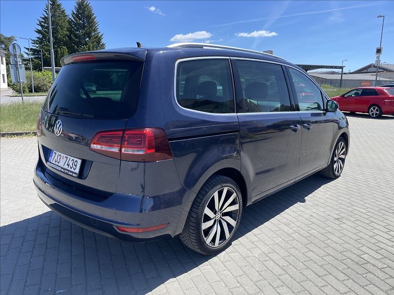 Volkswagen Sharan 2,0 TDi 135kw DSG 7míst Highli - fotka 4 z 46