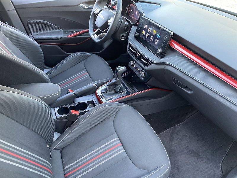 Škoda Fabia (2025) 1.0 TSI DSG Monte Carlo - fotka 10 z 33
