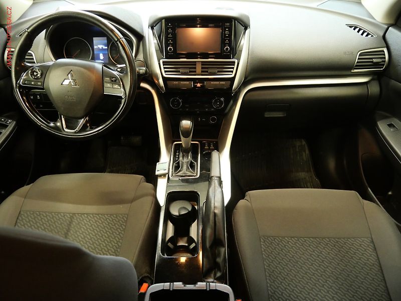 Mitsubishi Eclipse Cross (2018) 1.5 T- MIVEC, 1.maj,ČR, AT - fotka 8 z 22