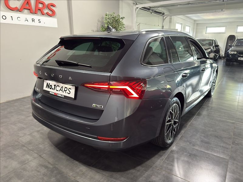 Škoda Octavia 1,5   TSI DSG 110KW CLEVER TOP - fotka 5 z 41