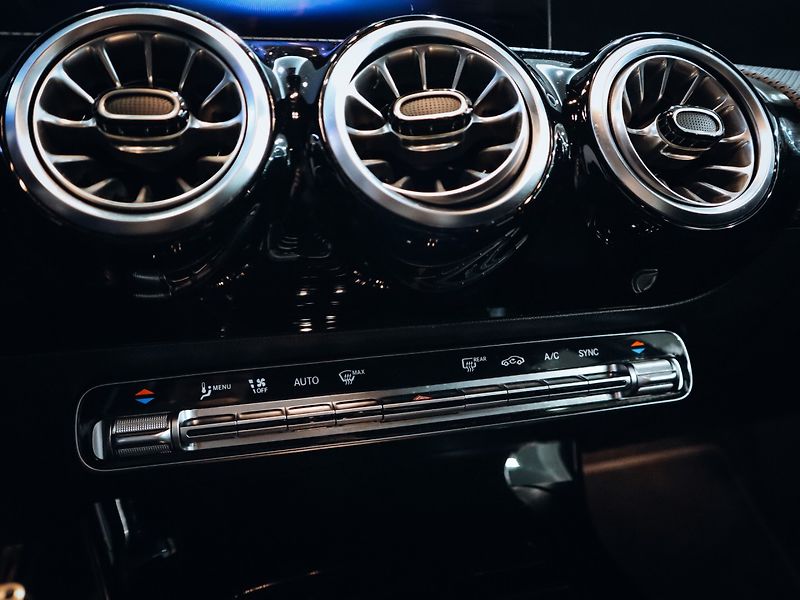 Mercedes-Benz Třídy A A 200 AMG - fotka 12 z 24