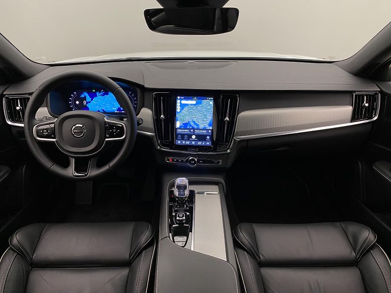 Volvo V90 B4 BRIGHT PLUS AUT - fotka 2 z 63