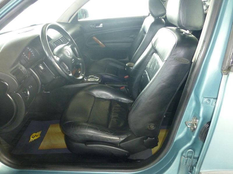 Volkswagen Passat (2000) 1,9TDI*VYHŘ.SEDADLA*ALU*XENONY - fotka 9 z 24